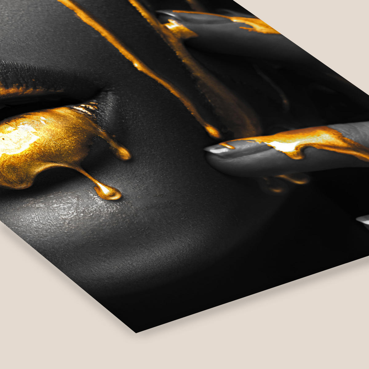 POSTER MIT RAHMENGERAHMTES BILD Frau - Schwarz - Gold - Gesicht - Lippen Posterleiste 60x80 cm - Goldfarben, Papier (60/80cm) - MuchoWow