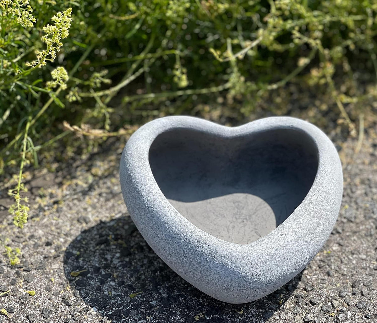 KLEINE Vogeltränke Herz Pflanzschale aus massiven Steinguss frostfest - Grau, Stein (19/7/18cm) - stoneandstyle