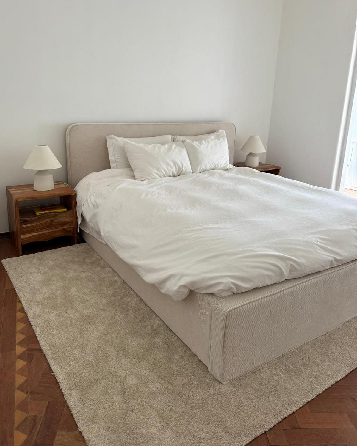 BETT mit Lattenrost 180/200 cm Hellbeige Valognes - Beige/Schwarz, Textil (180/200cm) - Beliani