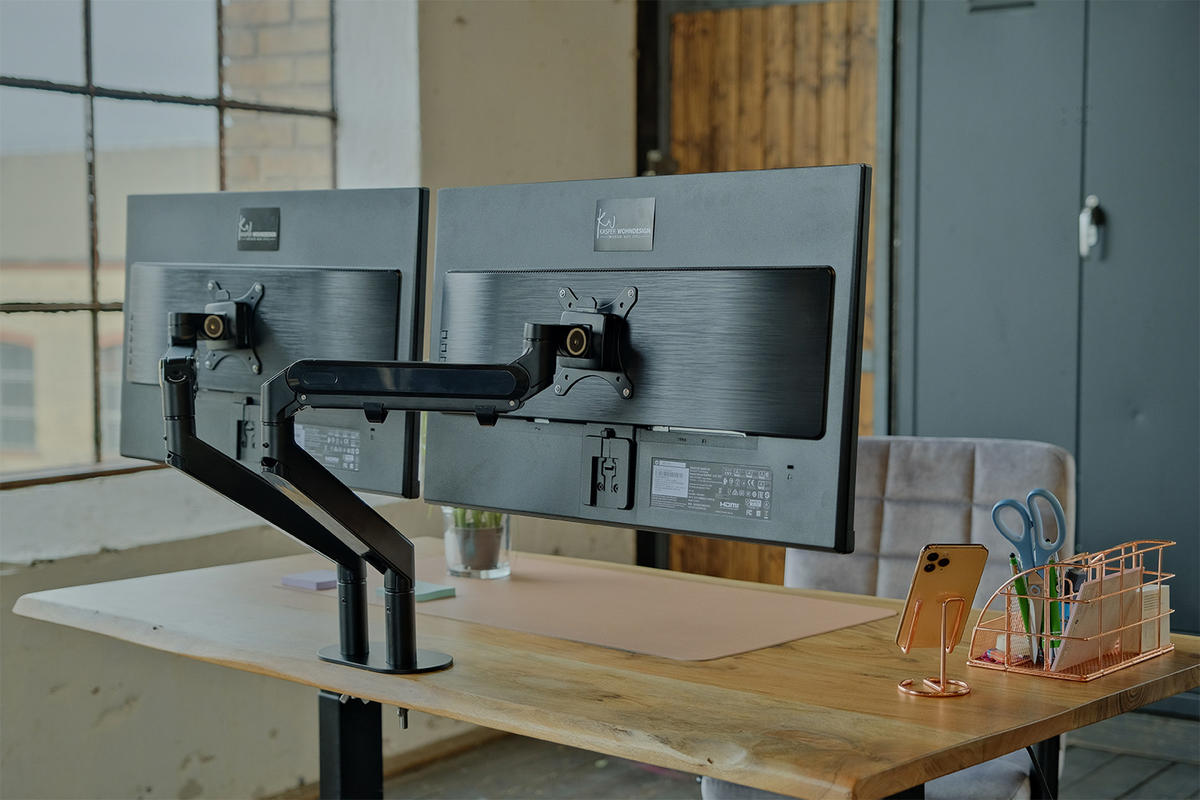 SCHREIBTISCH MIT MONITORHALTERUNG LORA elektrisch höhenverstellbar Holz Akazie - Schwarz/Naturfarben, Holz (180/90/72cm) - KAWOLA