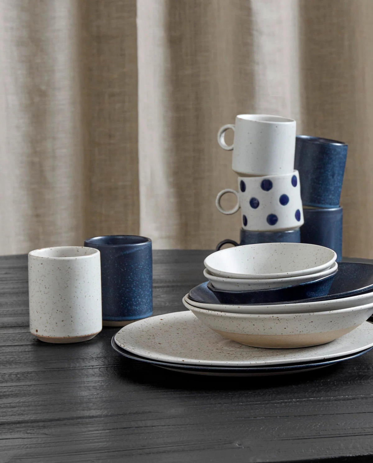 TASSE Grainy mit Henkel gepunktet Sand/Dunkelblau - Multicolor, Keramik (0.27L) - Nordal