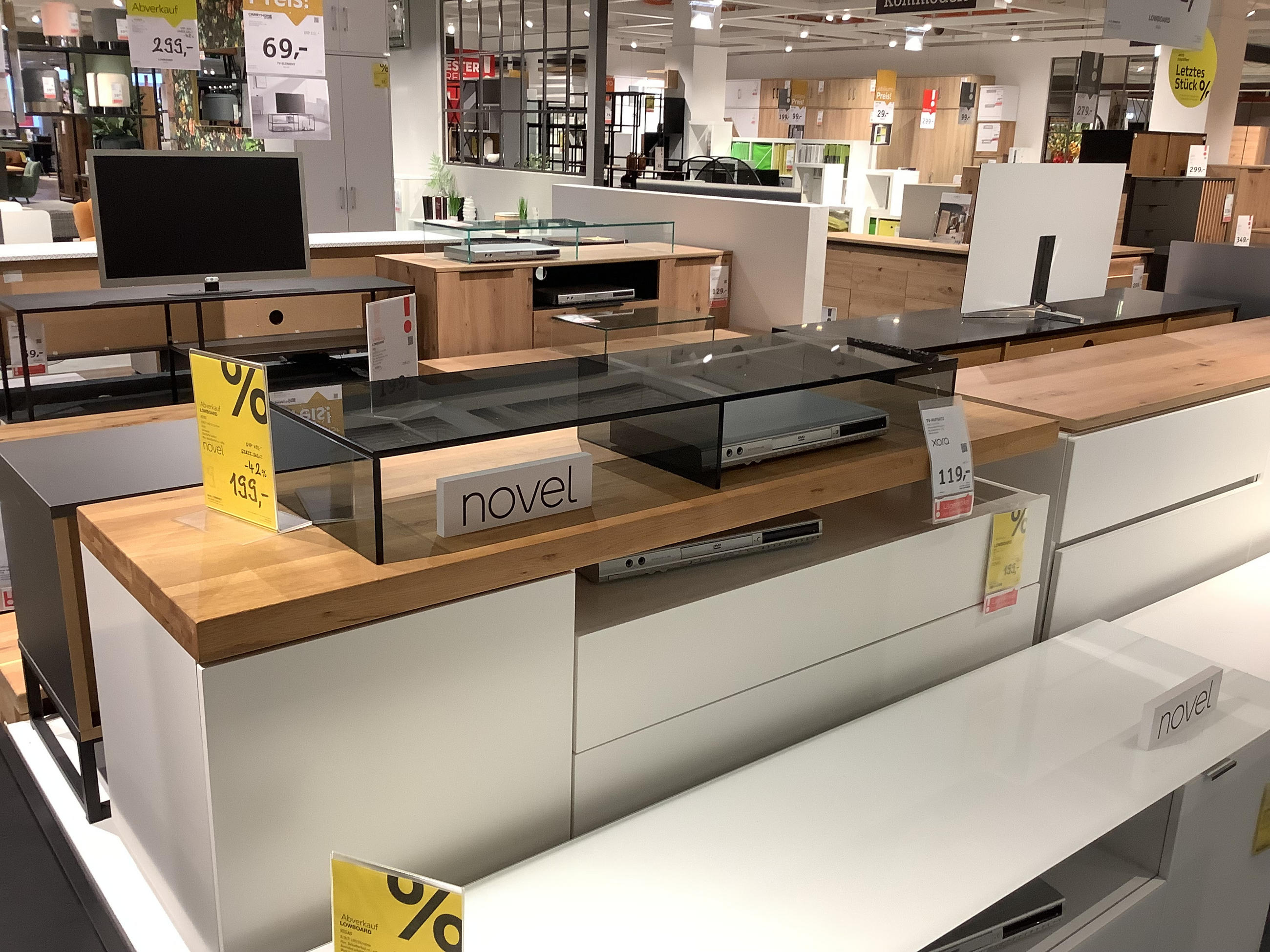 Lowboard Moro - Novel