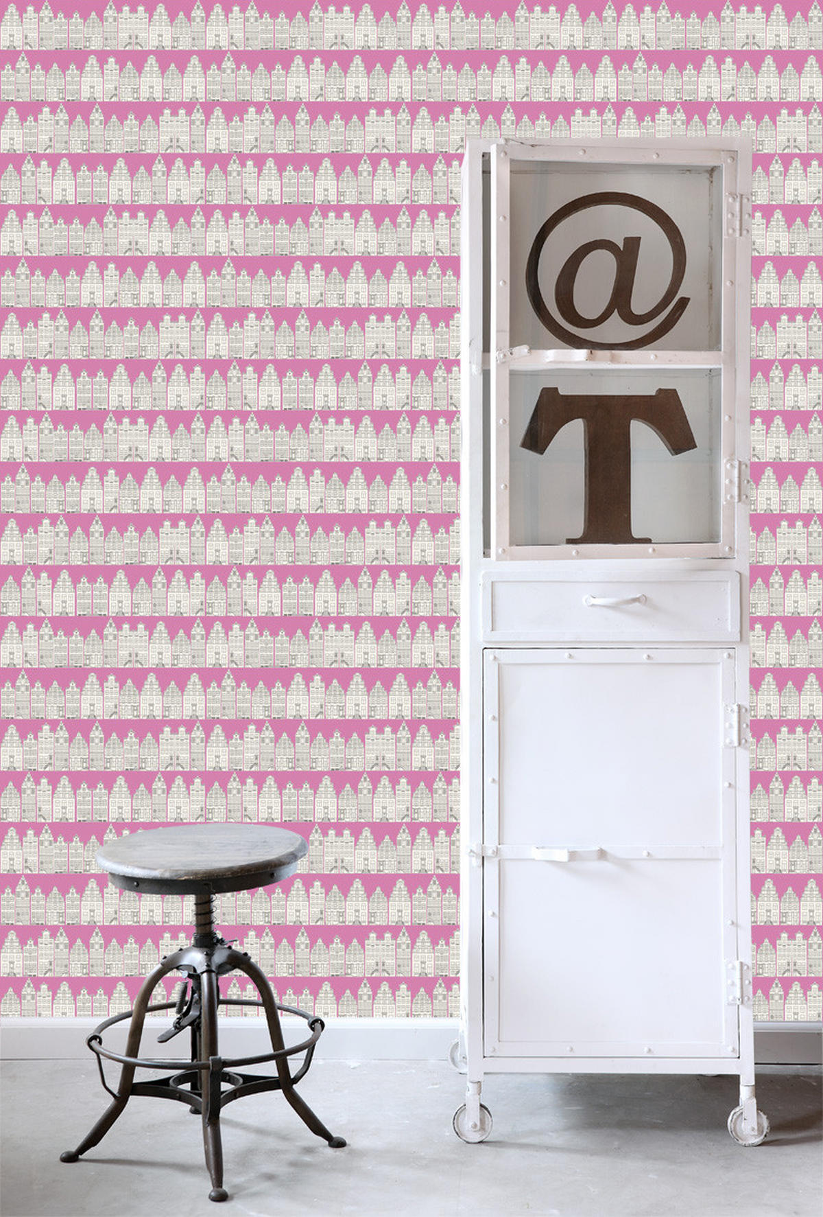 TAPETE Amsterdamer Grachtenhäuser 53 cm x 10.05 m - Pink, Papier (53/0.1cm) - ESTAhome