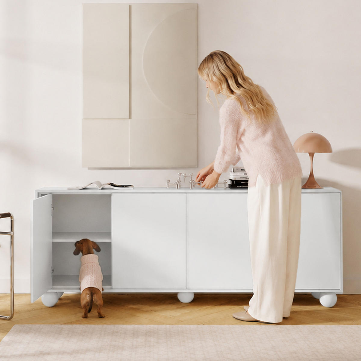 KOMODA Adel se 4 dvířky a kulatými nožkami, 204 cm, bezúchytková, bílá - bílá, kompozitní dřevo (204/81/38cm) - Beautysofa