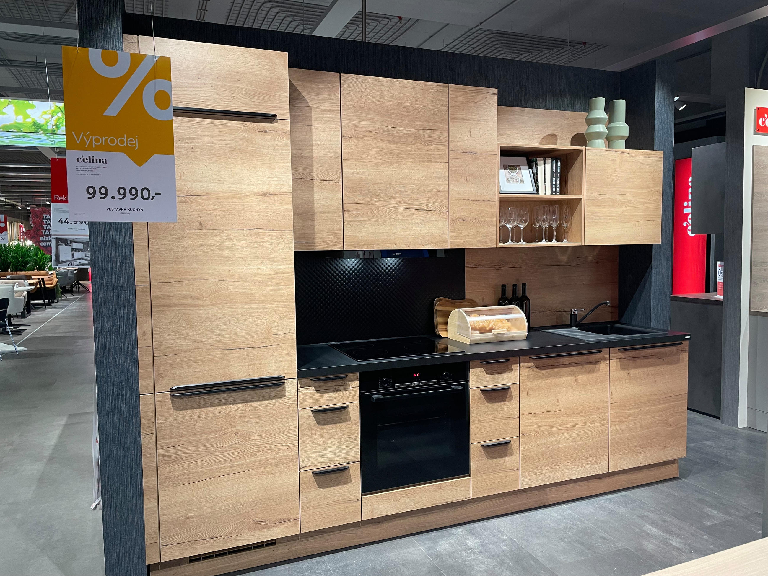 KUCHYŇ SE SPOTŘEBIČI - Celina