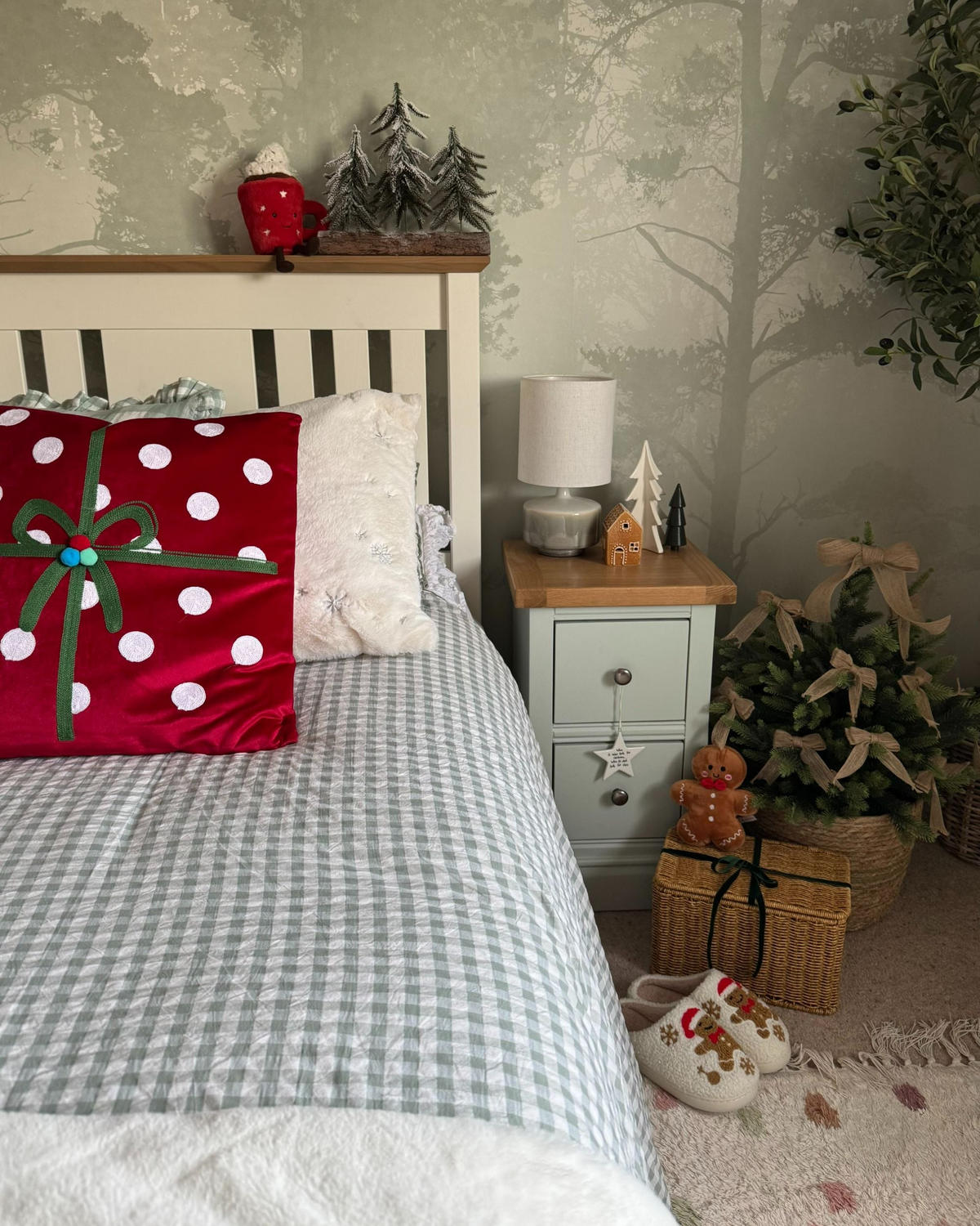 DEKORATIVNÍ polštář sada 2 ks Červený 45/45 cm Gumdrop - bílá/zelená barva, textil (45/45cm) - Beliani