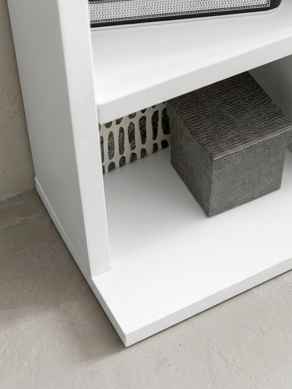 WANDREGAL – 6 Fächer, weiß, schmal, freistehend, 21x91x25,5 cm - Weiß, Holz (21/91/20cm) - KADIMA DESIGN