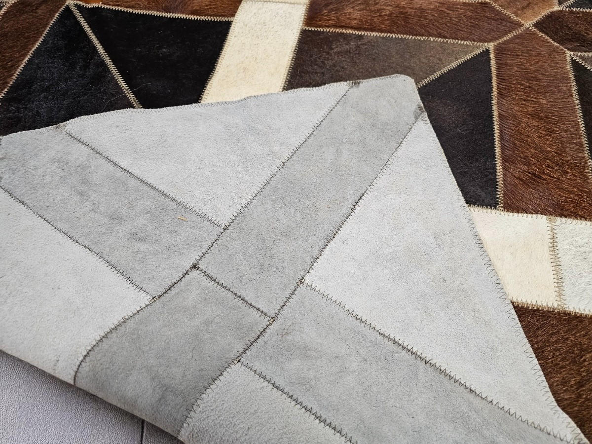 TEPPICH Patchwork Kuhfell Rautenmuster Kreuzdesign handgefertigt 200/300 cm - Schwarz/Braun, Fell (200/300cm) - Provellus