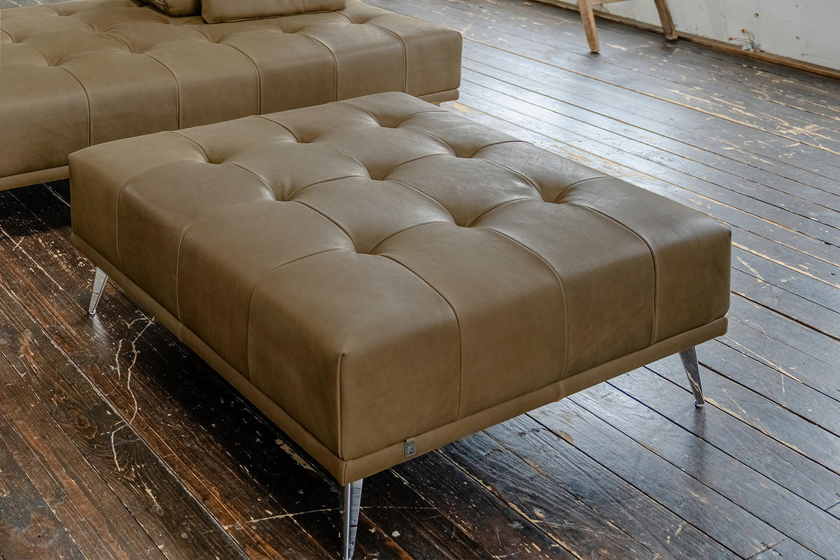 HOCKER WIOLO Beige Leder - Beige/Silberfarben, Leder/Metall (110/42/110cm) - KAWOLA