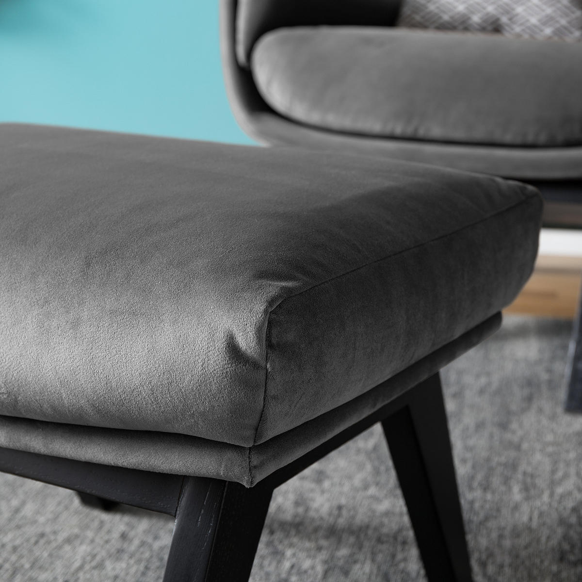 POLSTERHOCKER mit Holzfüßen - Schwarz/Grau, Eichenholz/Textil (51/37/41cm) - home24