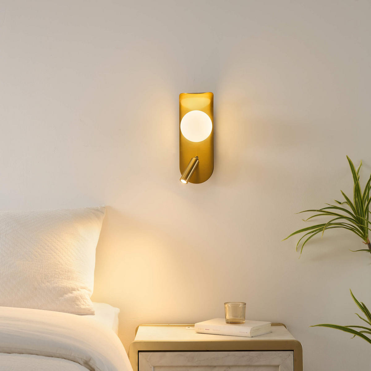 WANDLEUCHTE Matalia, Messing und Weiß, 29cm - Messingfarben, Glas (10.1/29/13cm) - KOSILUM