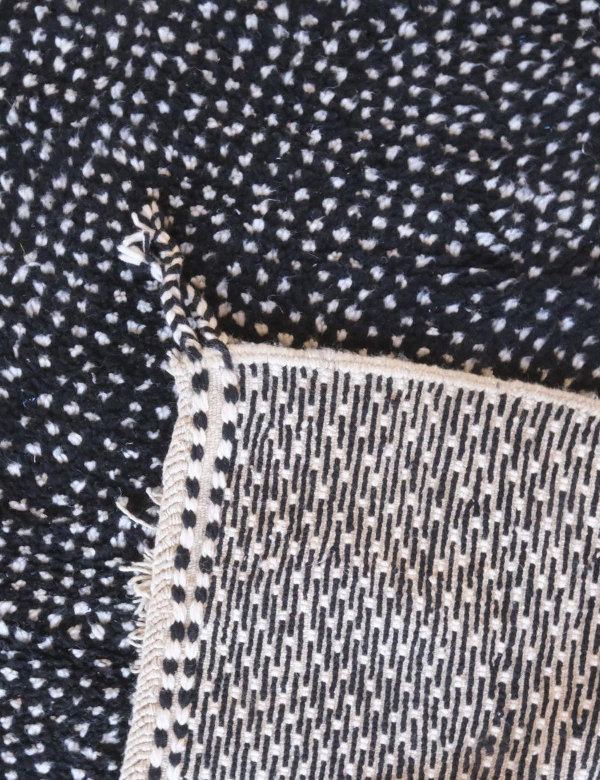 BERBERTEPPICH modern mit Punkten aus Wolle 200x 300 cm - Schwarz, Naturmaterialien (200/300cm) - AFK Living