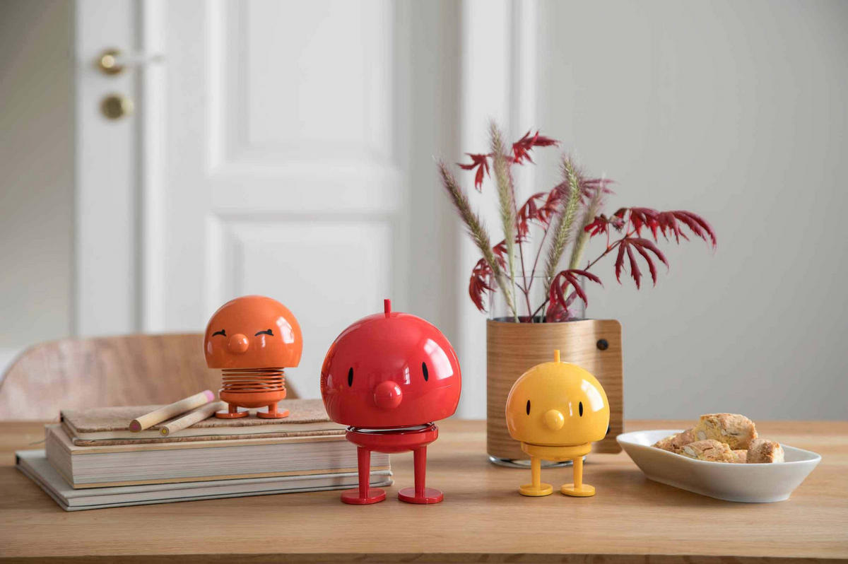DEKOFIGUR Bumble M rot 10,7 cm - Rot, Kunststoff (8.5/10.7/7.4cm) - Hoptimist