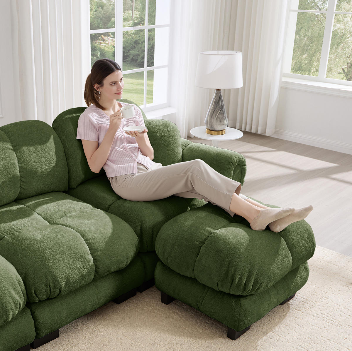SOFA in U-Form mit 2 mobilen Hockern Chenille Grün - Grün, Holz (149/90/330.1cm) - Meubliv