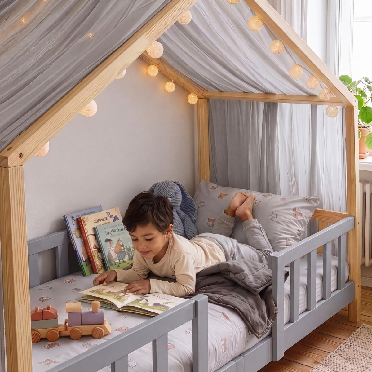 HAUSBETT Treviolo - Hellgrau/Naturfarben, Holz (90/200cm) - [en.casa]