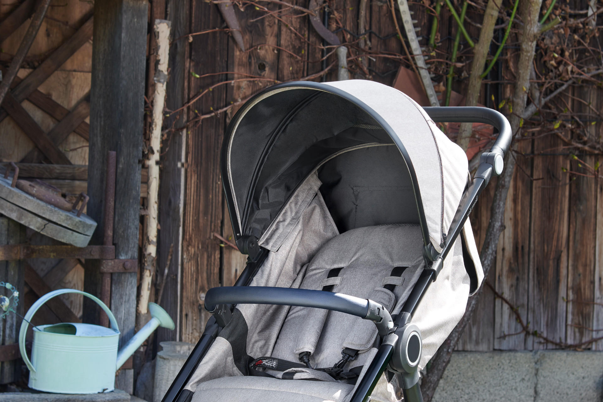 Buggy im Pocketformat in Taupe
