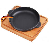 SERVIERPFANNE Gusseisen MODI mit Holzuntersetzer 16 cm ⌀ - Schwarz, Metall (16/16/2.5cm) - DELUKE