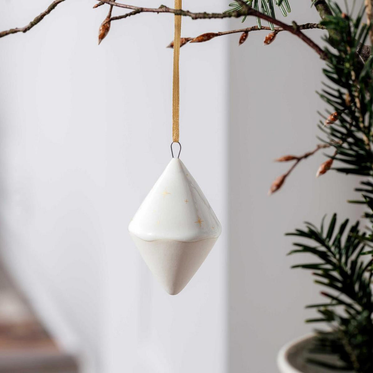 ORNAMENT DOPPELKEGEL Winter Glow beige - Beige, Keramik (5/7.6/5cm) - like.Villeroy & Boch