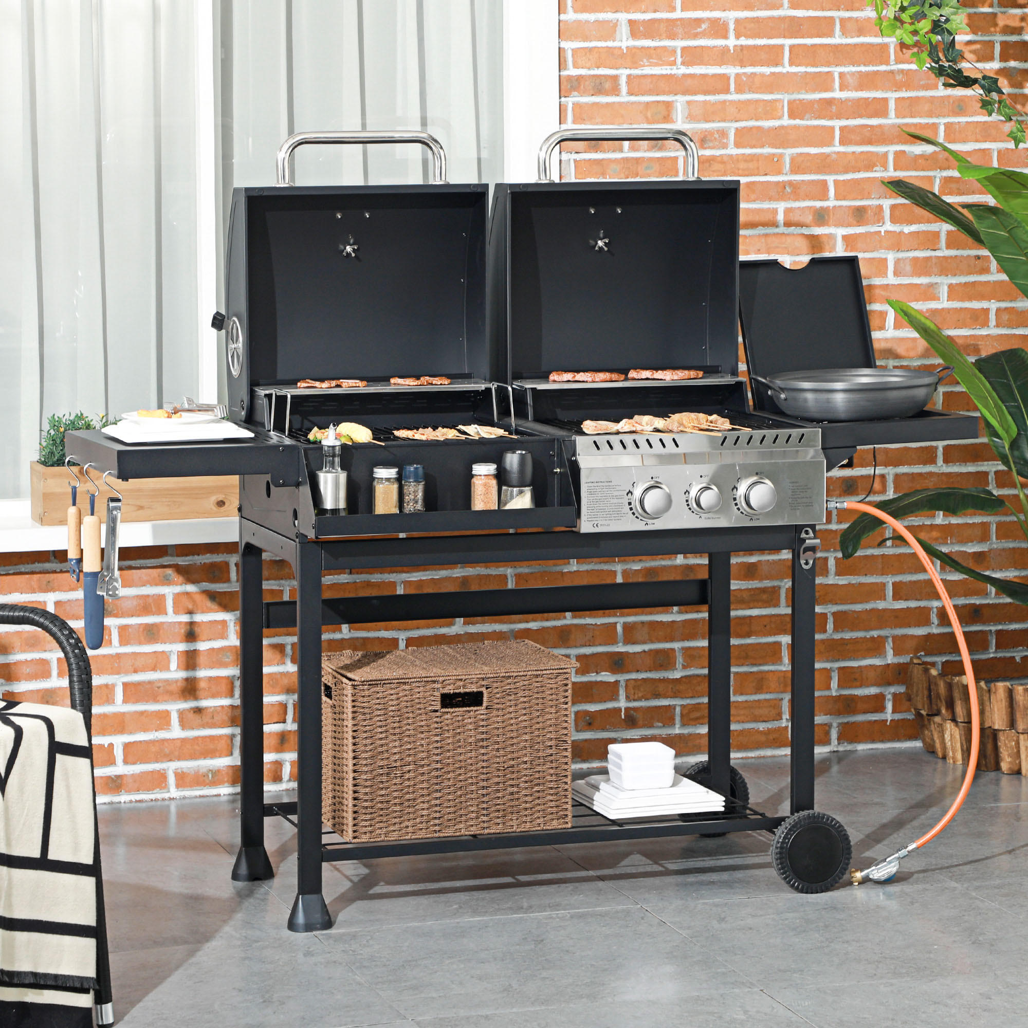 GASGRILL mit 2+1 Brenner, Thermometer, 3kW BBQ Holzkohlgrill mit Regal - Schwarz, Metall (53/101/161cm) - Outsunny