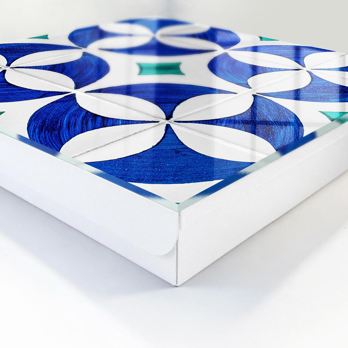 SCHLÜSSELBOX Weiß 30x30 cm – Türöffnung nach rechts - Geometrisches Motiv - Blau, Metall (30/30/5cm) - TULUP
