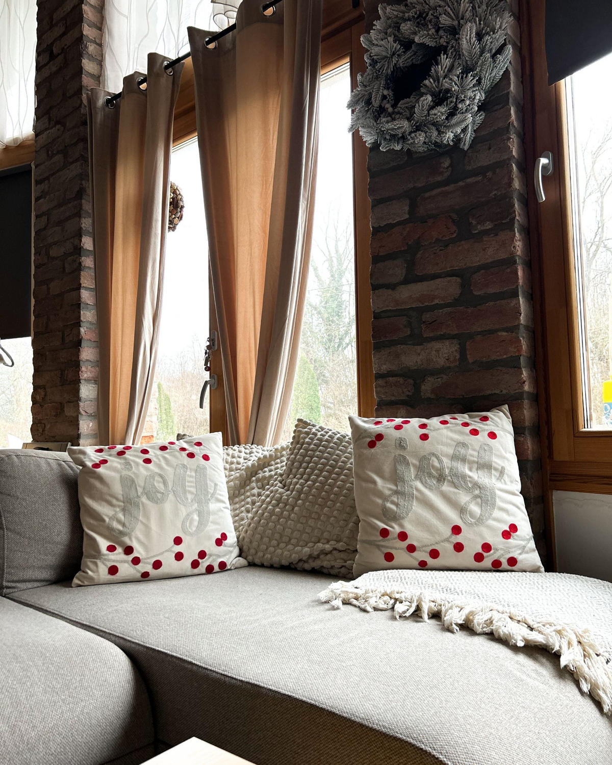 DEKORATIVNÍ polštář sada 2 ks Krémově bílý 45/45 cm Praline - bílá/šedá, textil (45/45cm) - Beliani