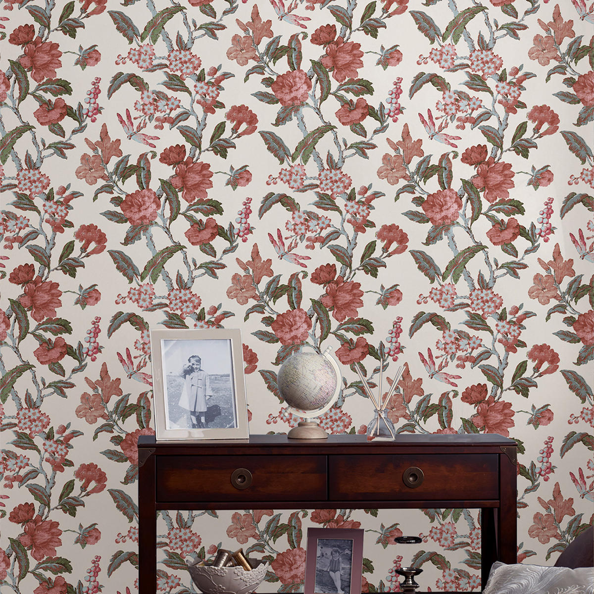 VLIESTAPETE Minera Karminrot | Beige Rot | Blumen | 10mx52cm - Rot, Papier/Kunststoff (52/1000cm) - Graham & Brown