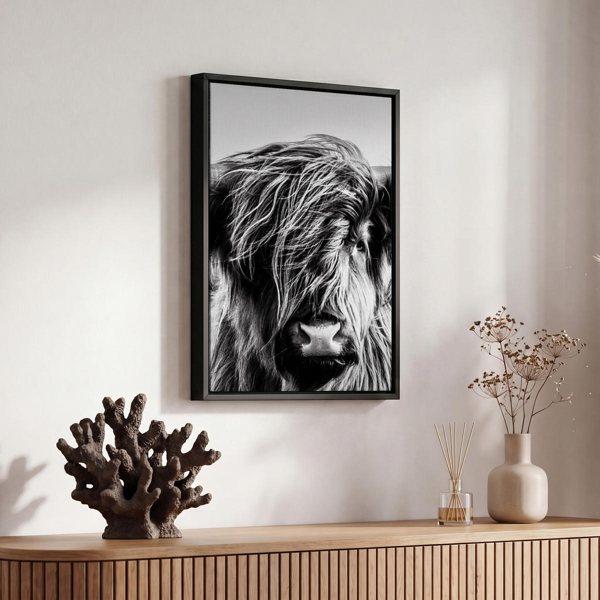 LEINWAND Bilder mit Rahmen - Kuh - Schottischer Hochländer - Schwarz - Weiß - Tier - Natur - Wildtiere - 20x30 - Schwarz, Textil (20/30cm) - MuchoWow