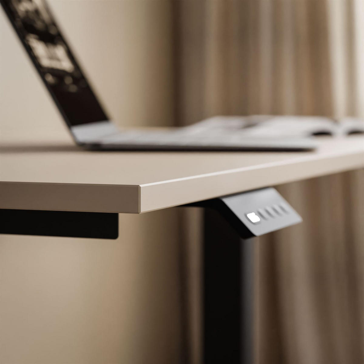 SCHREIBTISCH SPACE höhenverstellbar mit Metallbeinen schwarz/Kaschmir - Kaschmir, Holzwerkstoff (60/110/69.5cm) - Lookway