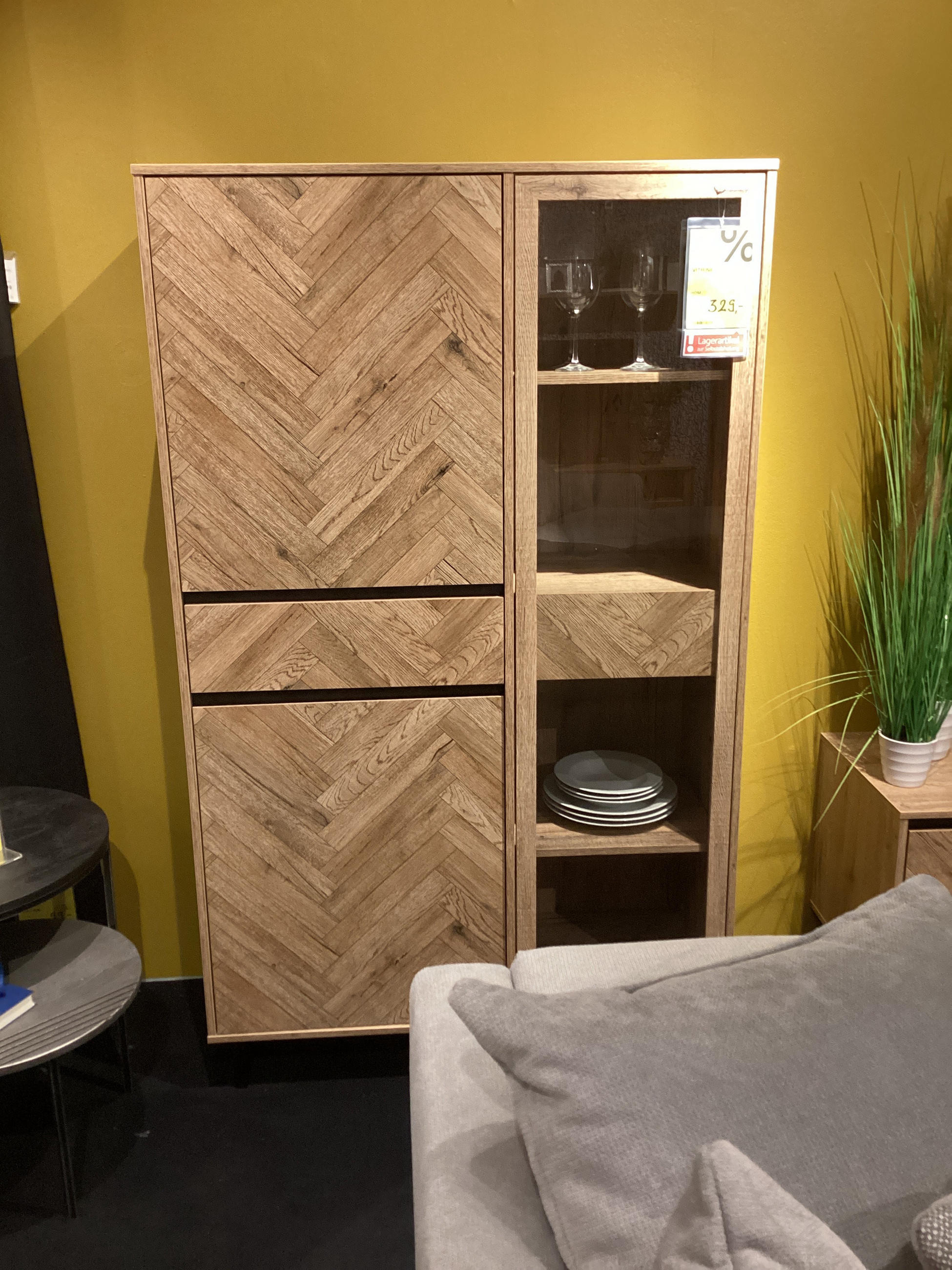 VITRINE NIKOMEDES - Hom`in