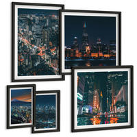BILDER SET 5er Set - 50x50 cm & 20x30 cm & 40x60 cm Schwarzer Rahmen - Bergpanorama der Stadt bei Nacht - Schwarz, Kunststoff (40/60cm) - TULUP