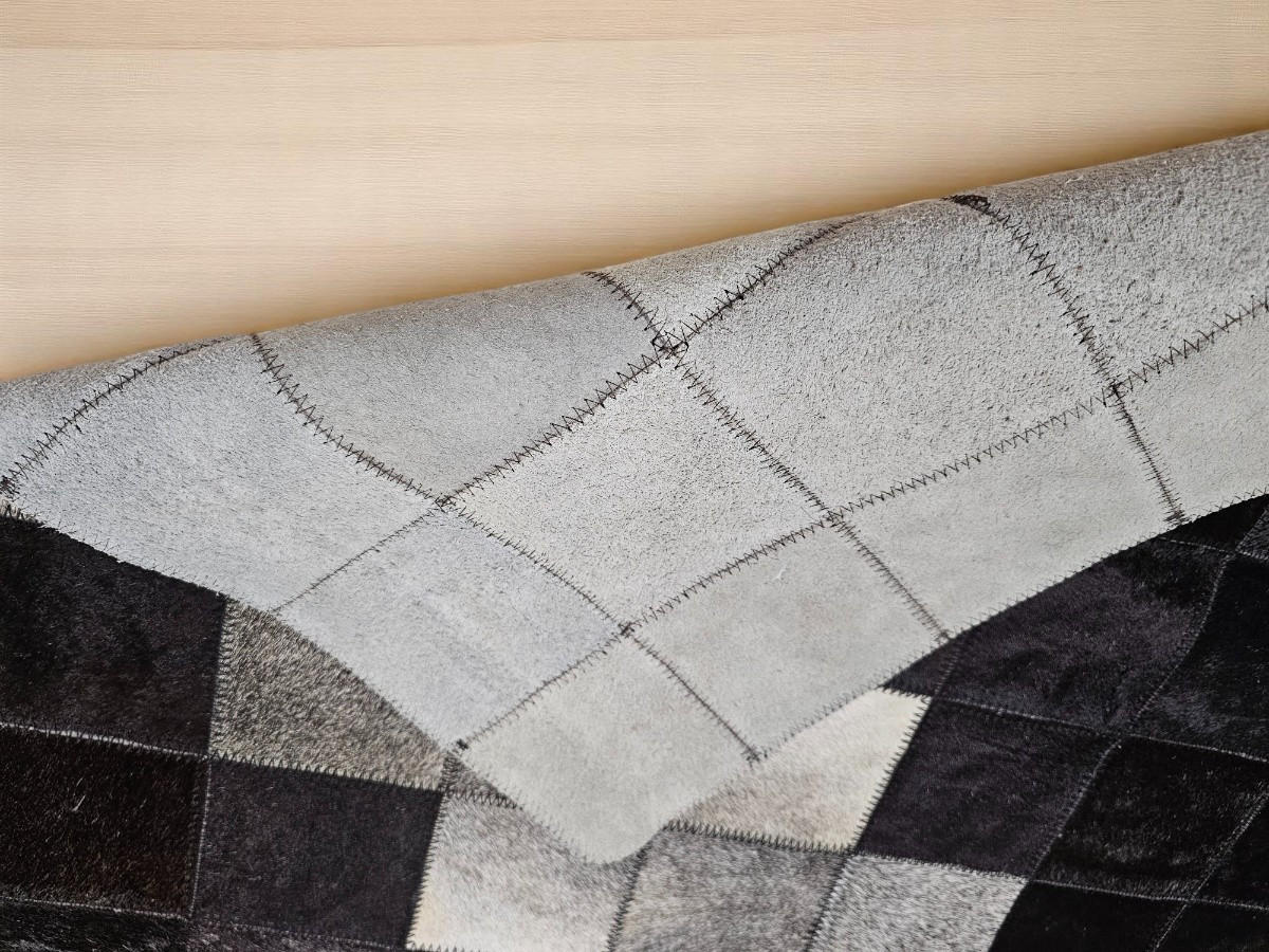 TEPPICH Patchwork Kuhfell Diagonalstreifen handgefertigt 80/120 cm - Schwarz/Grau, Fell (80/120cm) - Provellus