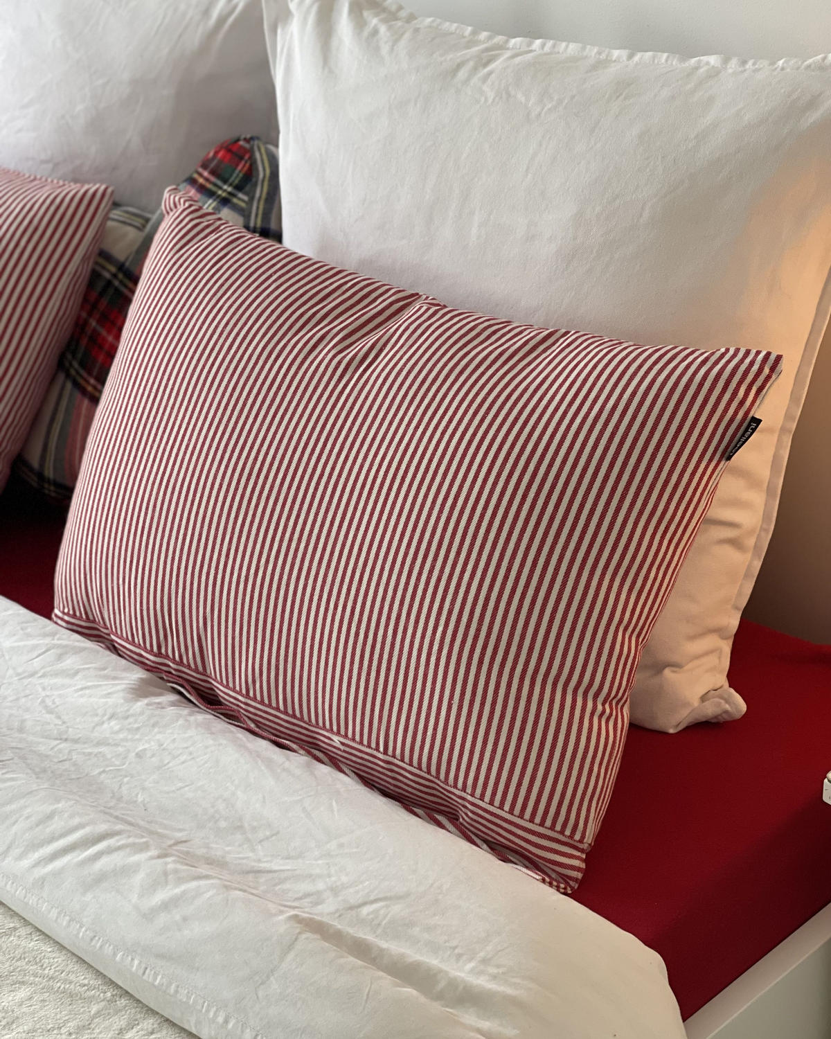 DEKOKISSEN 2er-Set Rot 40/60 cm Aalita - Rot/Weiß, Textil (60/40cm) - Beliani
