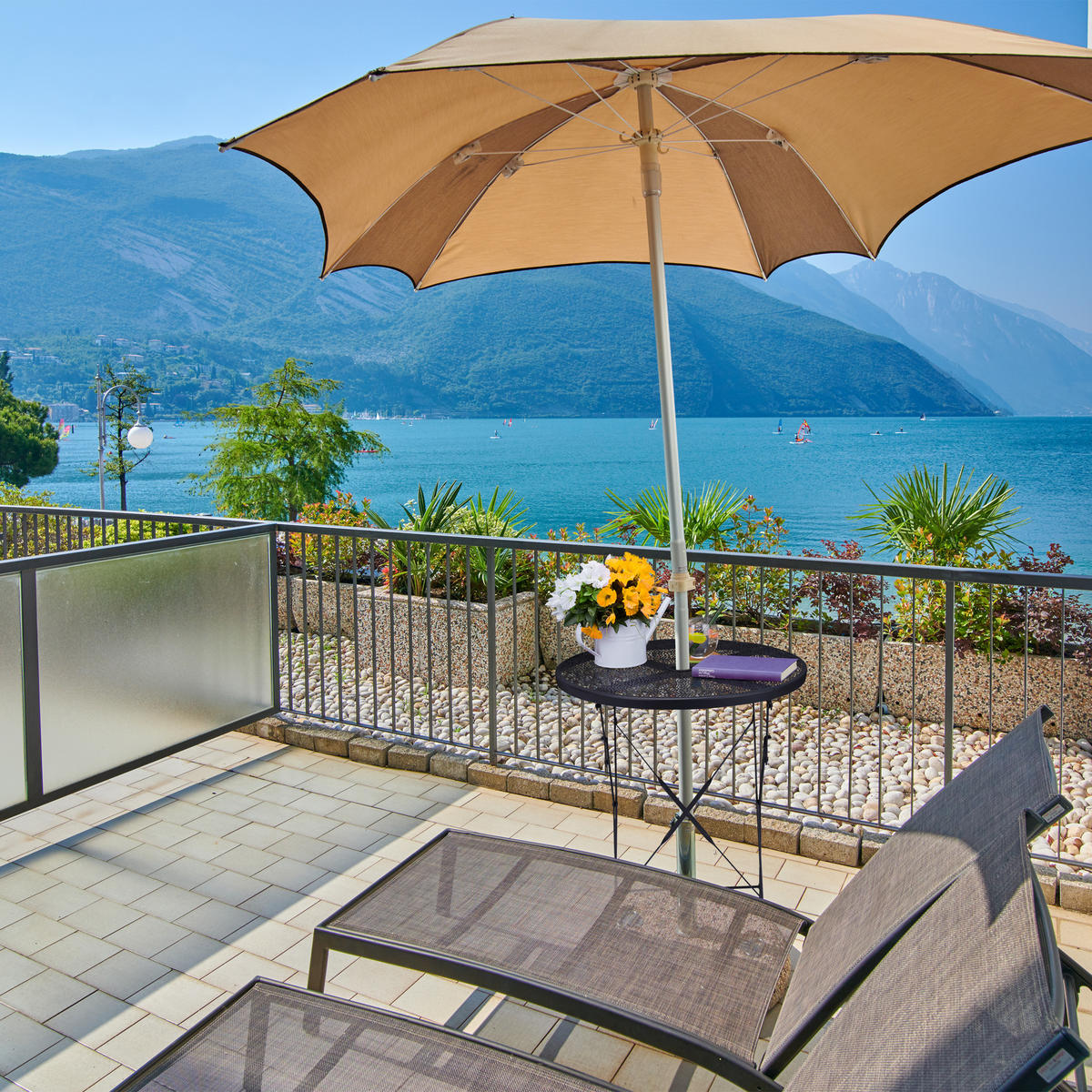 BALKONTISCH - Schwarz, Metall (60.5/60.5/71.5cm) - Relaxdays