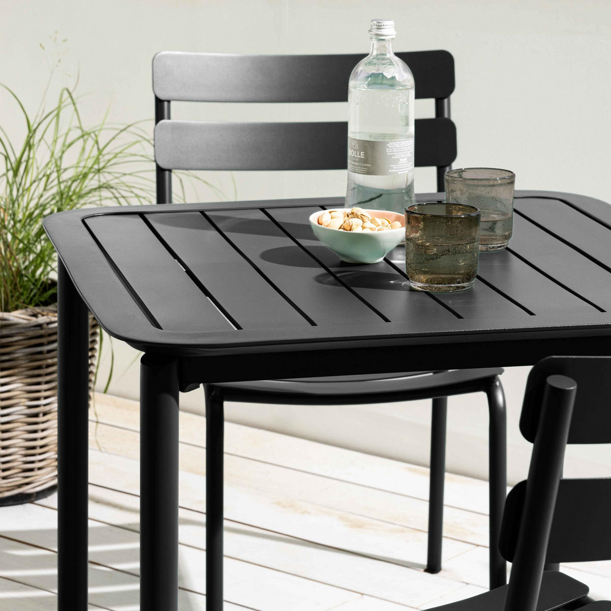 GARTENSET, quadratisch (70 x 70cm) und 2 Stühle, Schwarz - Schwarz, Metall - Oviala