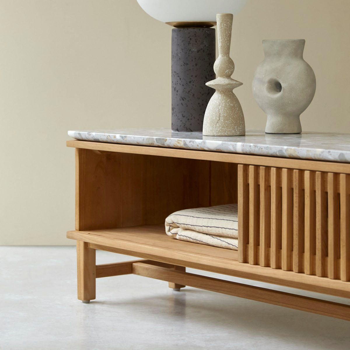 TV-SCHRANK Isaure Natur aus Teak - Naturfarben, Holz (140/45/45cm) - Tikamoon