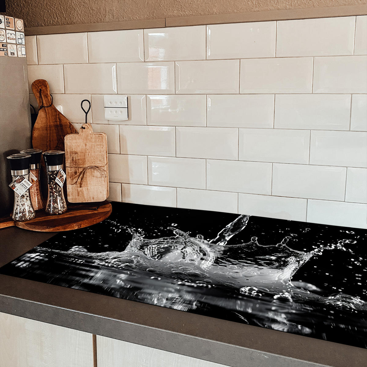 HERDABDECKPLATTE Wasser - Spritzwasser - Schwarz Induktionsschutz 91.6x52.7 cm - Schwarz, Kunststoff (91.6/52.7/0.2cm) - MuchoWow