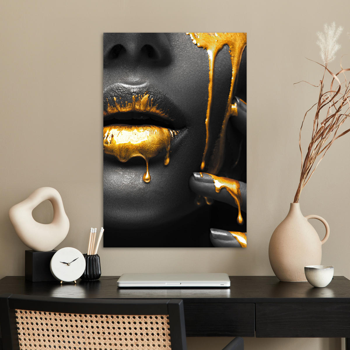 POSTER Frau - Schwarz - Gold - Gesicht - Lippen 40x60 cm - Goldfarben, Papier (40/60/0.1cm) - MuchoWow