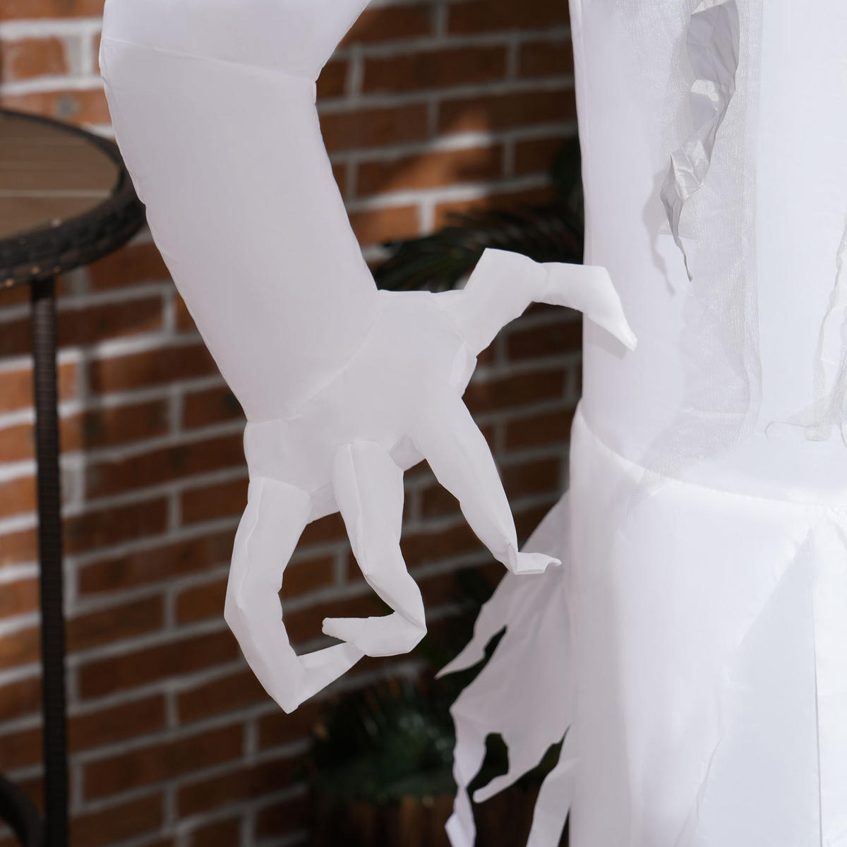 GEISTERHEXE mit roten Augen aufblasbar Halloween Hexen Deko mit LED-Lichtern - Weiß, Kunststoff (47/180/77cm) - Outsunny