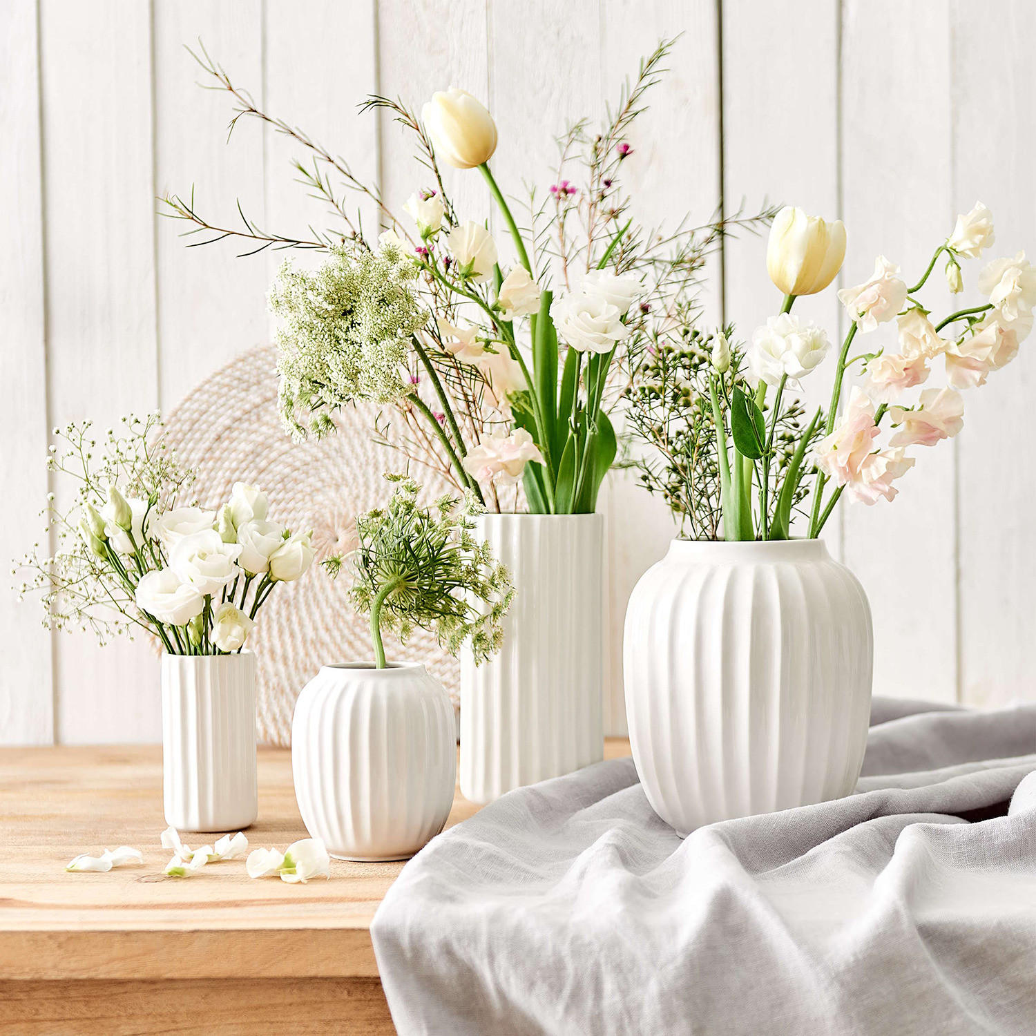 VASE Liv - Weiß, Keramik (20cm) - BUTLERS