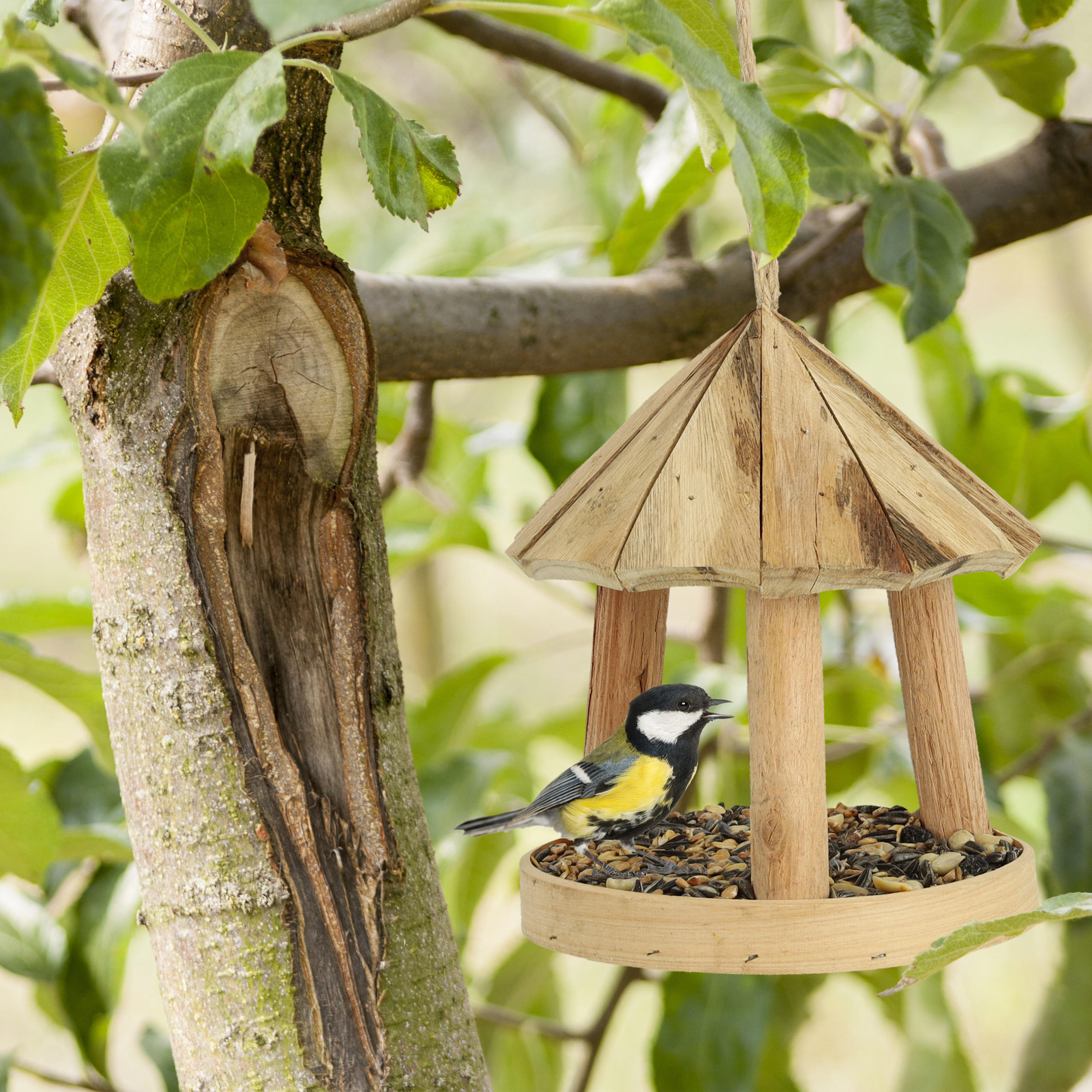 VOGELFUTTERHAUS - Hellbraun, Holz (18/21/18cm) - Relaxdays