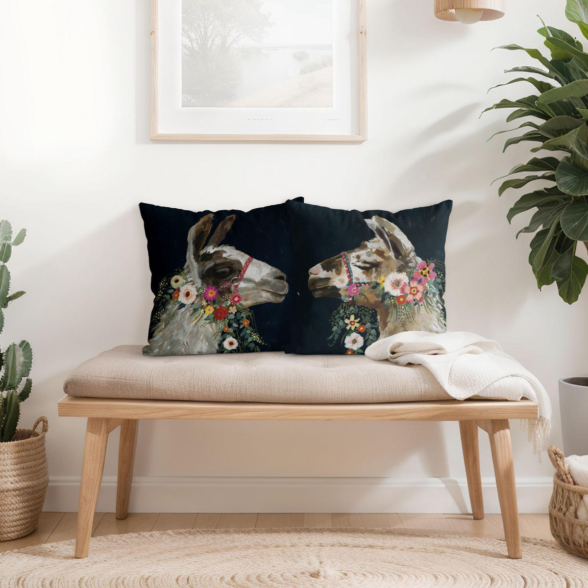 DEKOKISSEN 2er-Set Lama mit Blumenschmuck Set I 50/50 cm - Schwarz, Textil (50/50cm) - Bilderwelten
