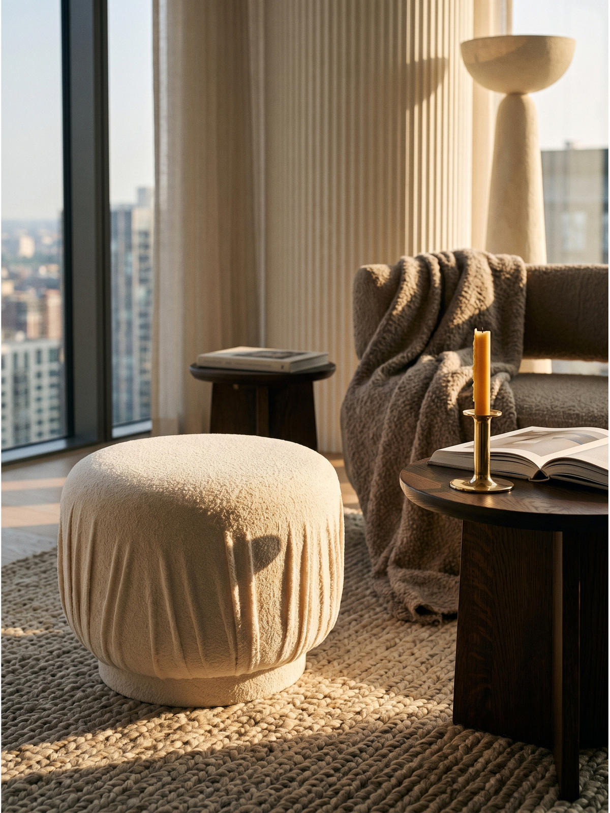 SITZHOCKER AVEN, Stoff, mit Textilbezug, Creme, Ø 50 x 40 cm - Beige/Creme, Textil (50/40/50cm) - KADIMA DESIGN
