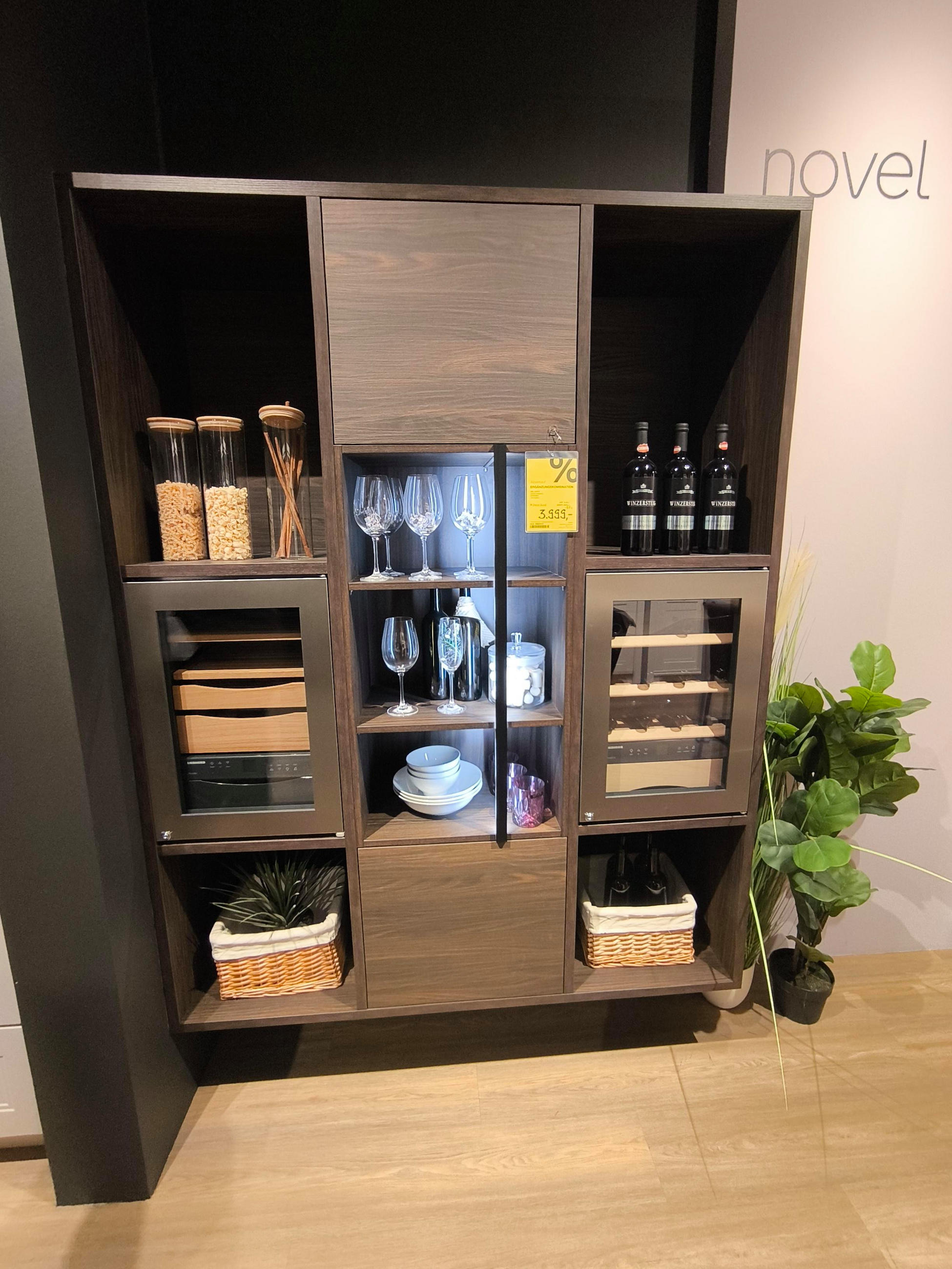 Regal mit Weinkühler und Humidor - Dieter Knoll