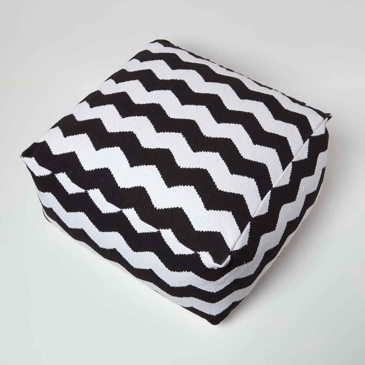 SITZPOUF schwarz-weiß mit Zickzack-Muster 60/60/30 cm - Schwarz, Textil (60/30/60cm) - Homescapes