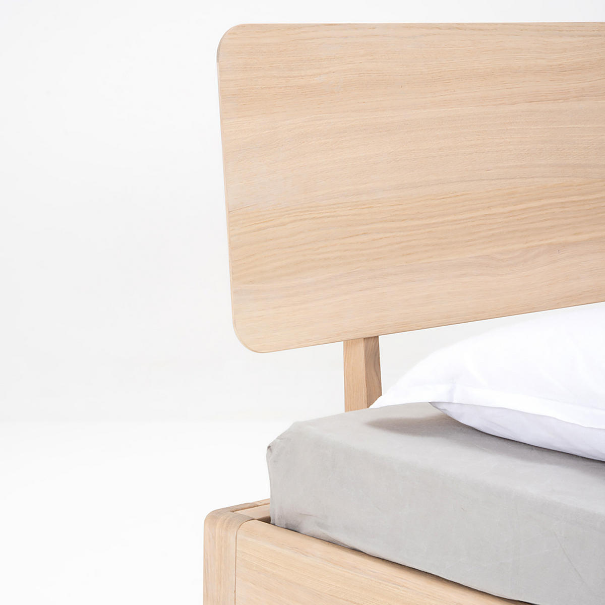 MASSIVHOLZBETT mit Holzkopfteil - Eiche massiv - Eichefarben, Holzwerkstoff (160/200cm) - home24