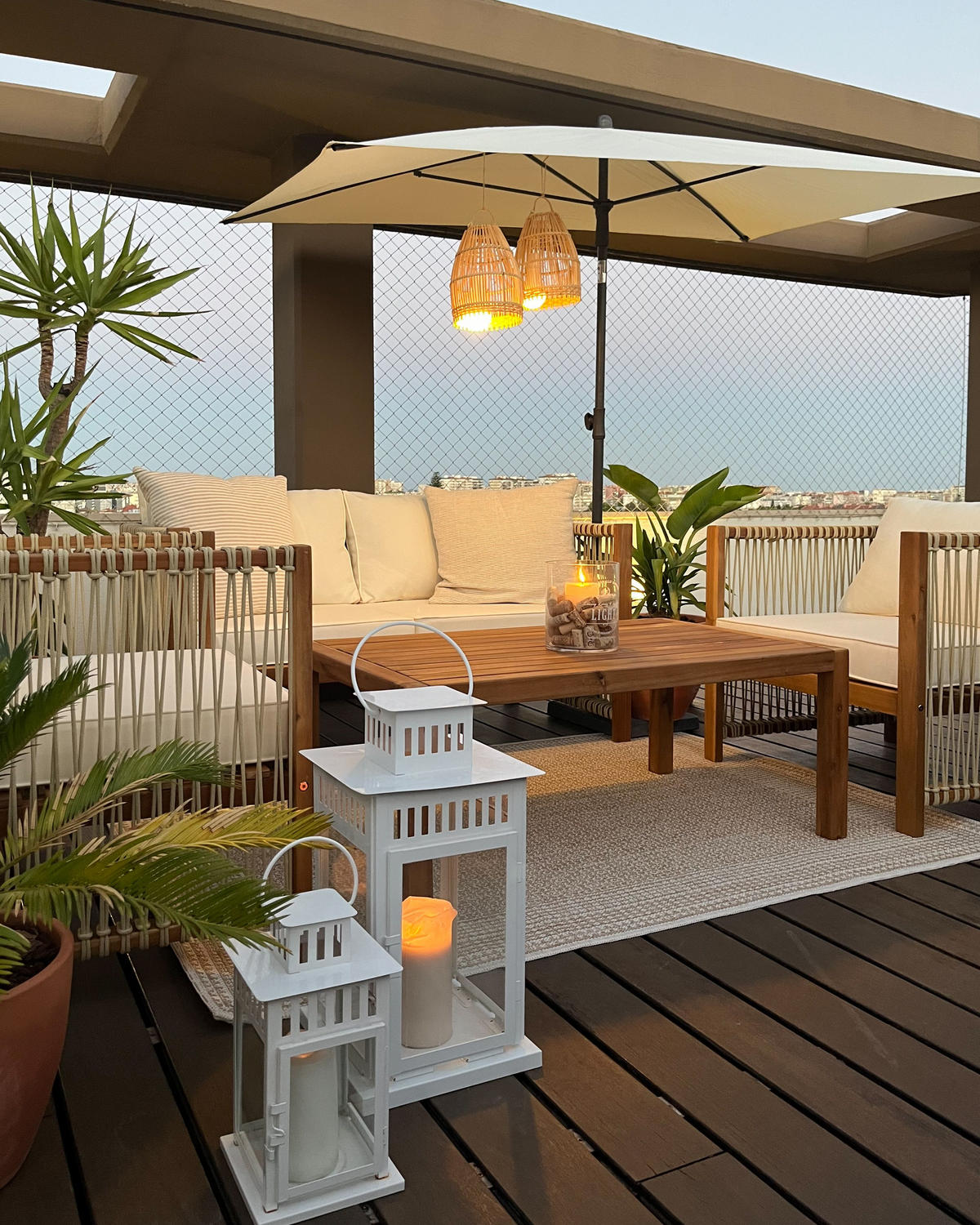 4-MÍSTNÁ SEDACÍ SOUPRAVA LOUNGE SADA Akáciové dřevo Béžová Antria - světle hnědá/béžová, dřevo - Beliani