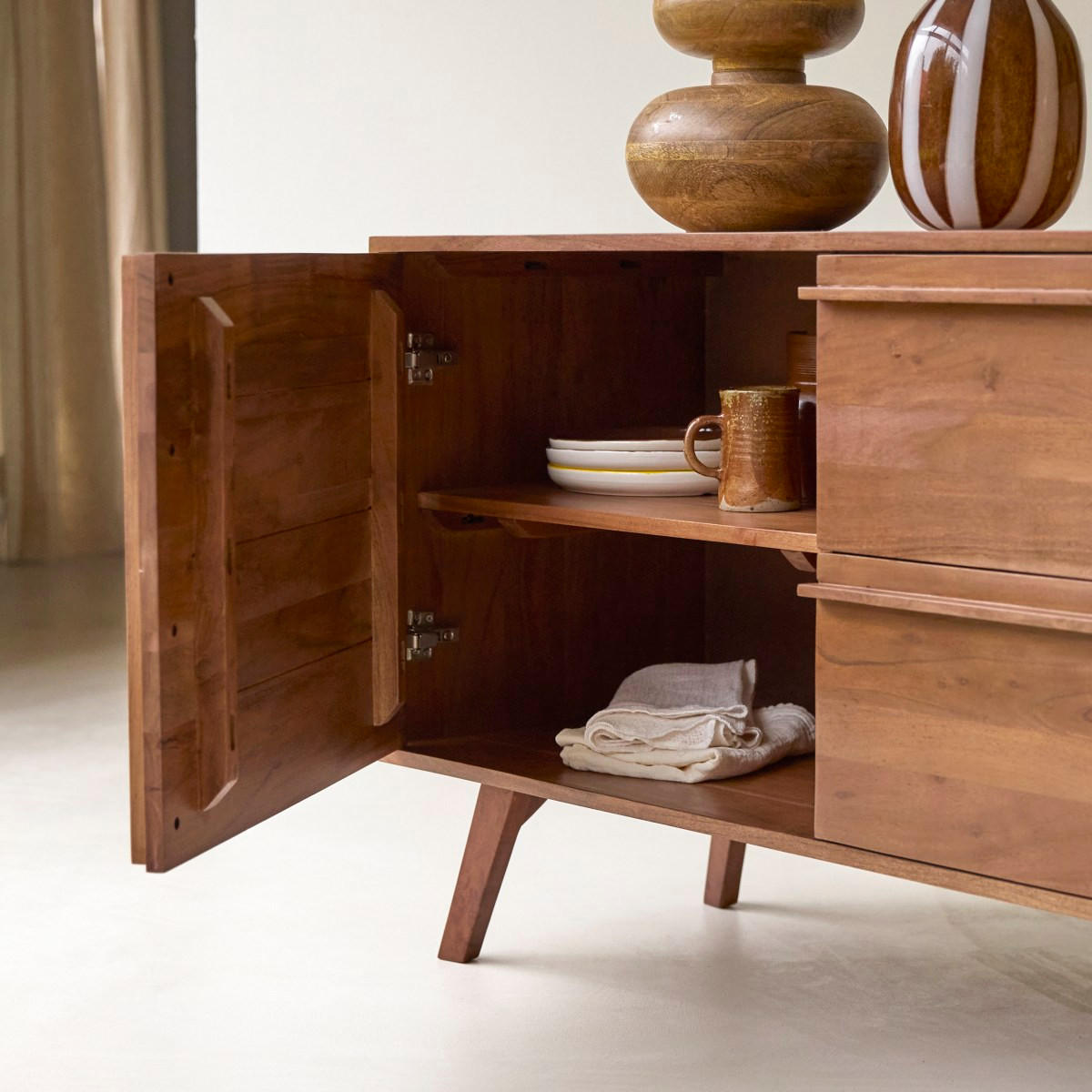 SIDEBOARD Niels Braun aus Akazie - Braun, Holz (175/70/45cm) - Tikamoon
