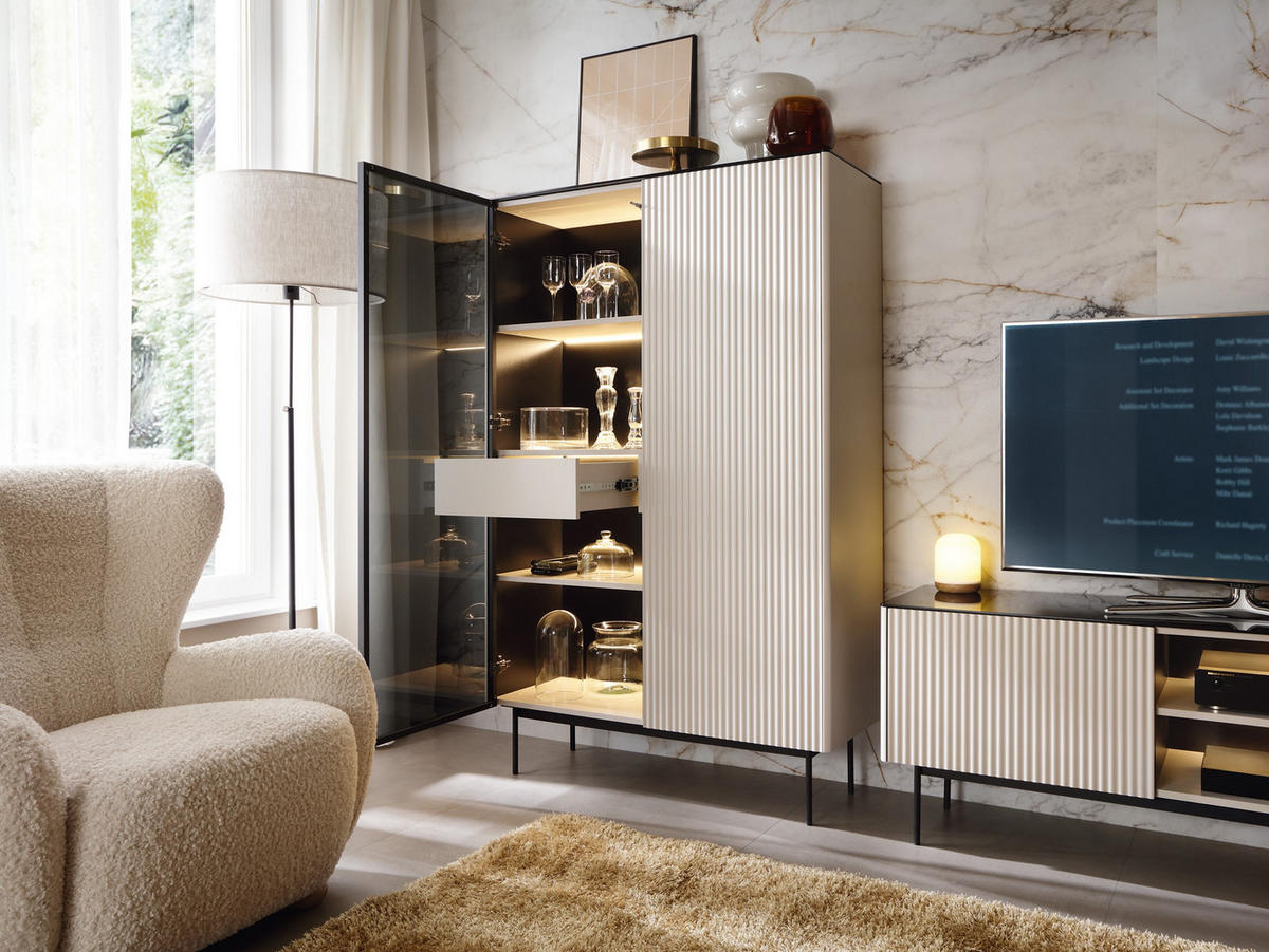 VITRINE Rita Kaschmir, Hochschrank mit LED Beleuchtung und Glasfront - Kaschmir/Schwarz, Holzwerkstoff (107/163/39cm) - Bettso