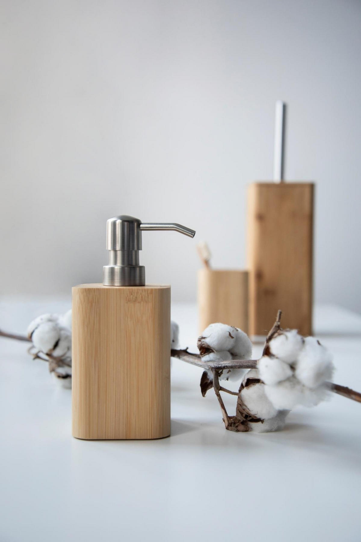 SEIFENSPENDER Bambus Bambusa 220 ml 7,2/9,3/16,5 cm - Braun, Naturmaterialen (9.3/16.5/7.2cm) - Wenko