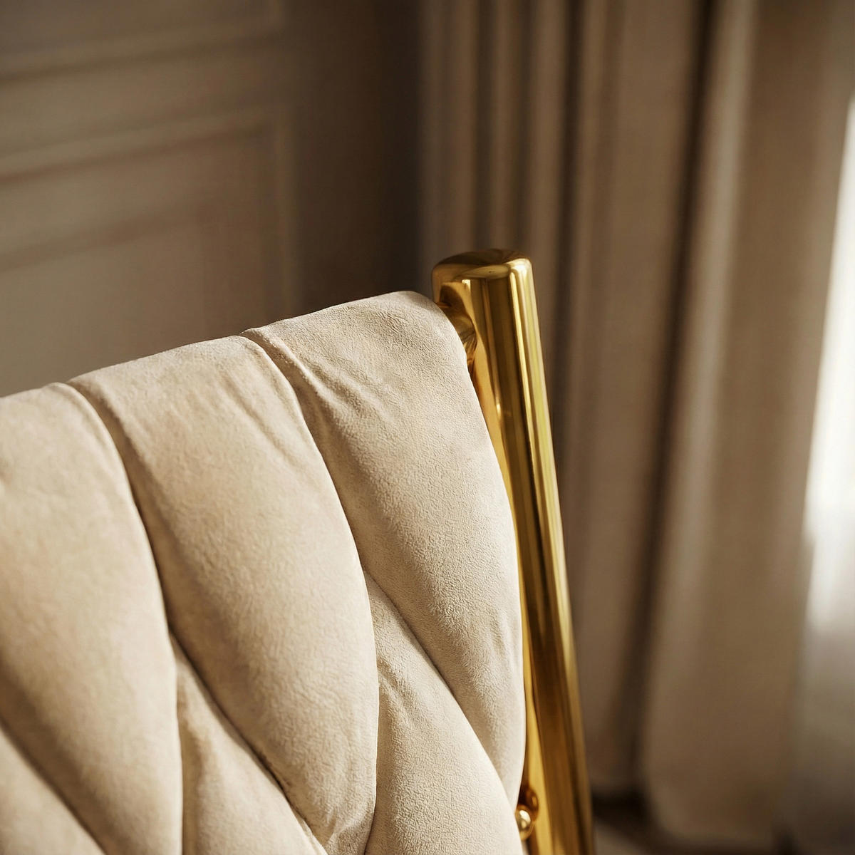 STUHL PRIMO mit geflochtener Rückenlehne, Samt Creme - Goldfarben/Creme, Textil/Metall (48/94/43cm) - Idohome
